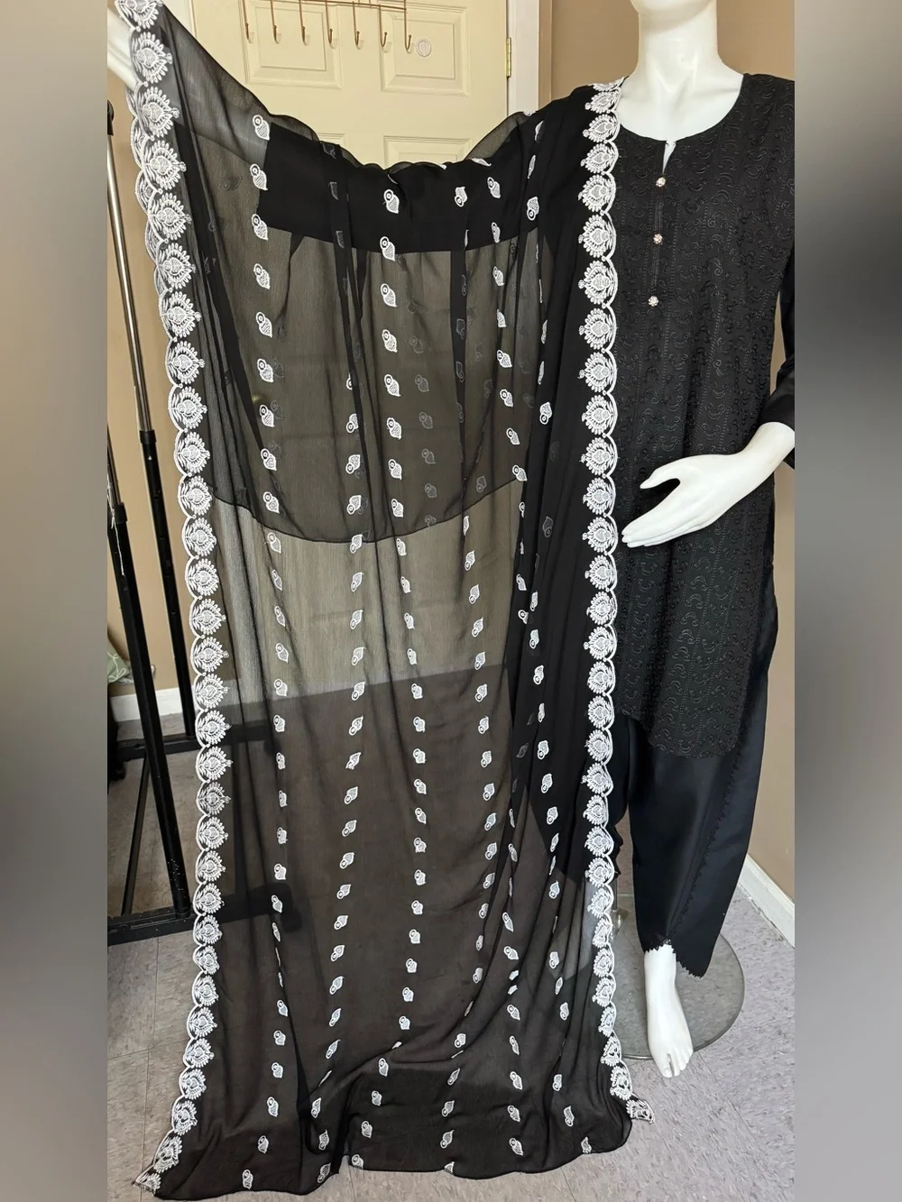 Pakistani chiffon embroidered duppata/ shawl
